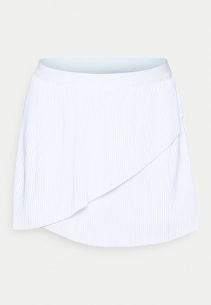 Hvid plisseret nederdel med et lagdelt design, der har en glat talje og en bølget kant, lavet af letvægtsstof.