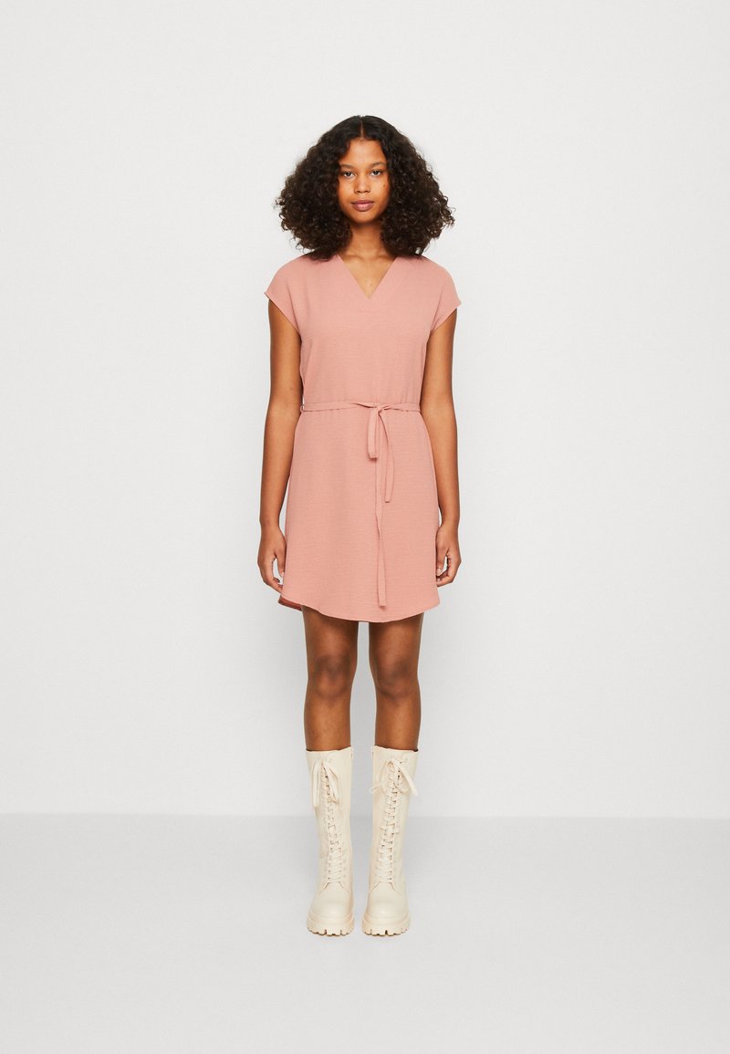 vila-vijosa-belt-dress-vapaa-ajan-mekko-old-rose-roosa-zalando-fi