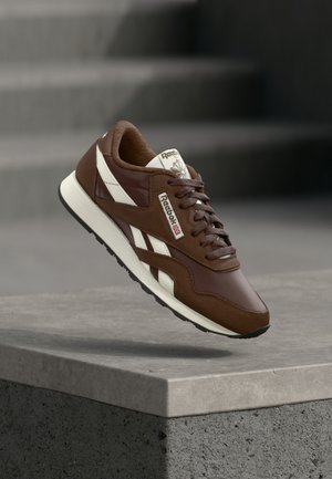 CLASSIC UNISEX - Sneakers laag - campus brown/chalk