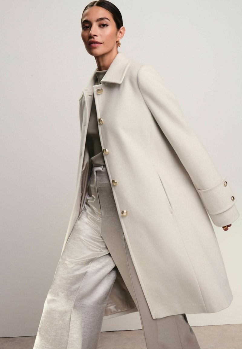 Next DOLLY - REGULAR FIT - Kurzmantel - winter white