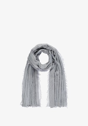 Jasnoszary szalik wykonany z miękkiego, teksturowanego materiału z postrzępionymi brzegami i pomarszczonym wzorem; lekki i wszechstronny, idealny do nakładania na siebie.