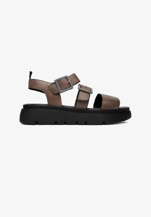 Lasocki, LASOCKI WOMEN'S SANDALS BROWN - Sandály na platformě - brown