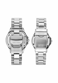 Orologio in acciaio inossidabile argentato con bracciale e cassa lucidati, con il testo "SECTOR" e "INTER" inciso sulla chiusura.
