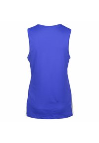 Top atletico senza maniche di un vivace blu. Realizzato in tessuto liscio e leggero, con scollatura rotonda e pannelli laterali bianchi.