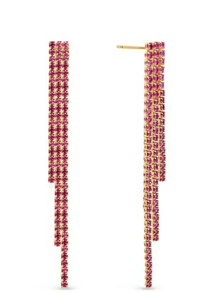 Longues boucles d'oreilles goutte en or avec trois rangées décalées de petits pierres précieuses roses dans des sertissages carrés.