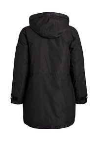 Crna parka jakna s kapuljačom, izrađena od vodootpornog materijala, s podesivim manžetama i ravnim siluetom. Nema vidljivih uzoraka niti akcenta.