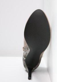 KIOMI Botines bajos - grey