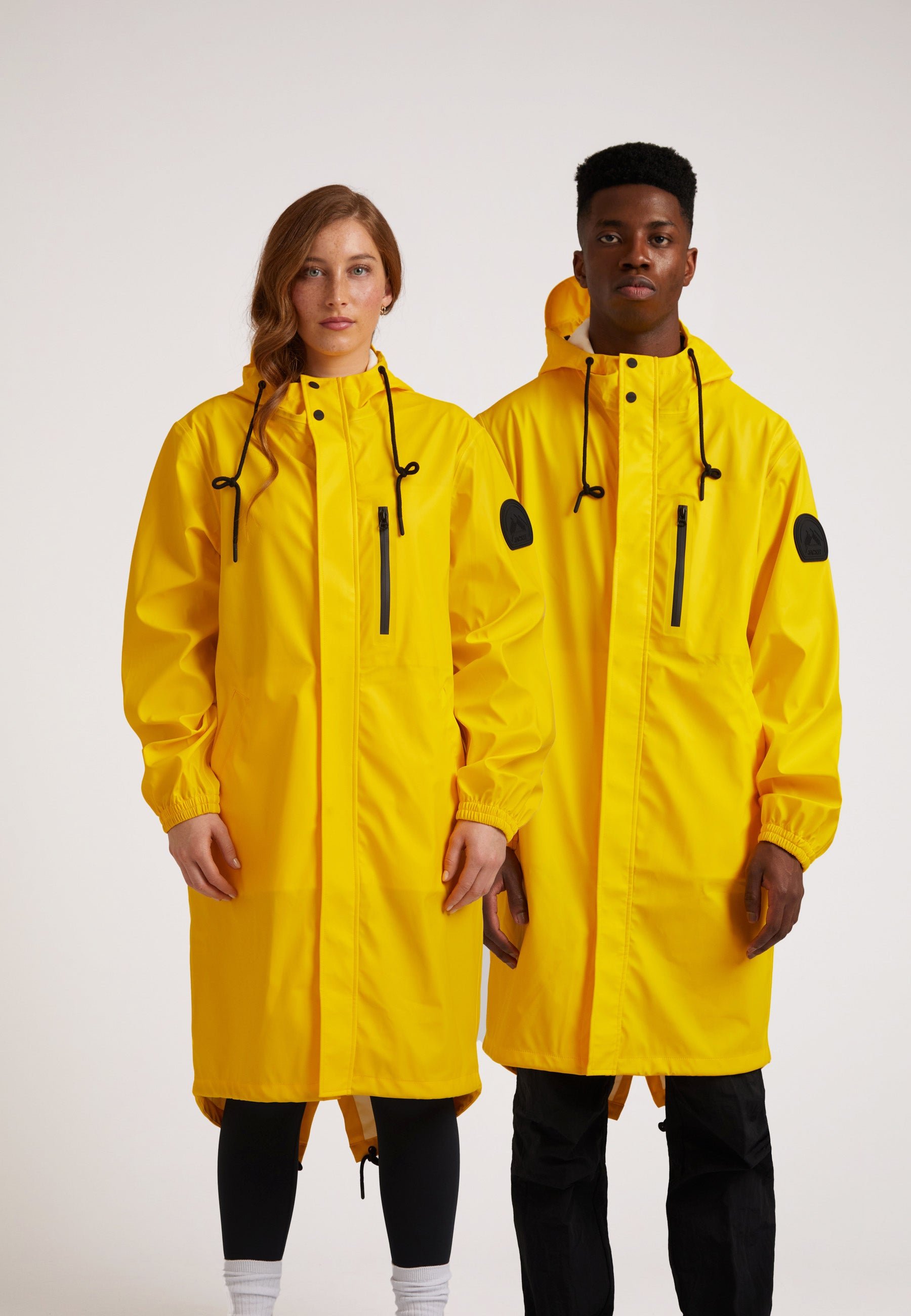 impermeabile uomo giallo