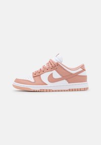 Nike Sportswear - DUNK LOW - Tenisky - white/rose whisper Miniatura obrázku 1