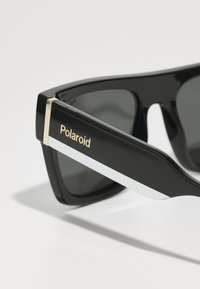 Polaroid UNISEX - Solbriller - black