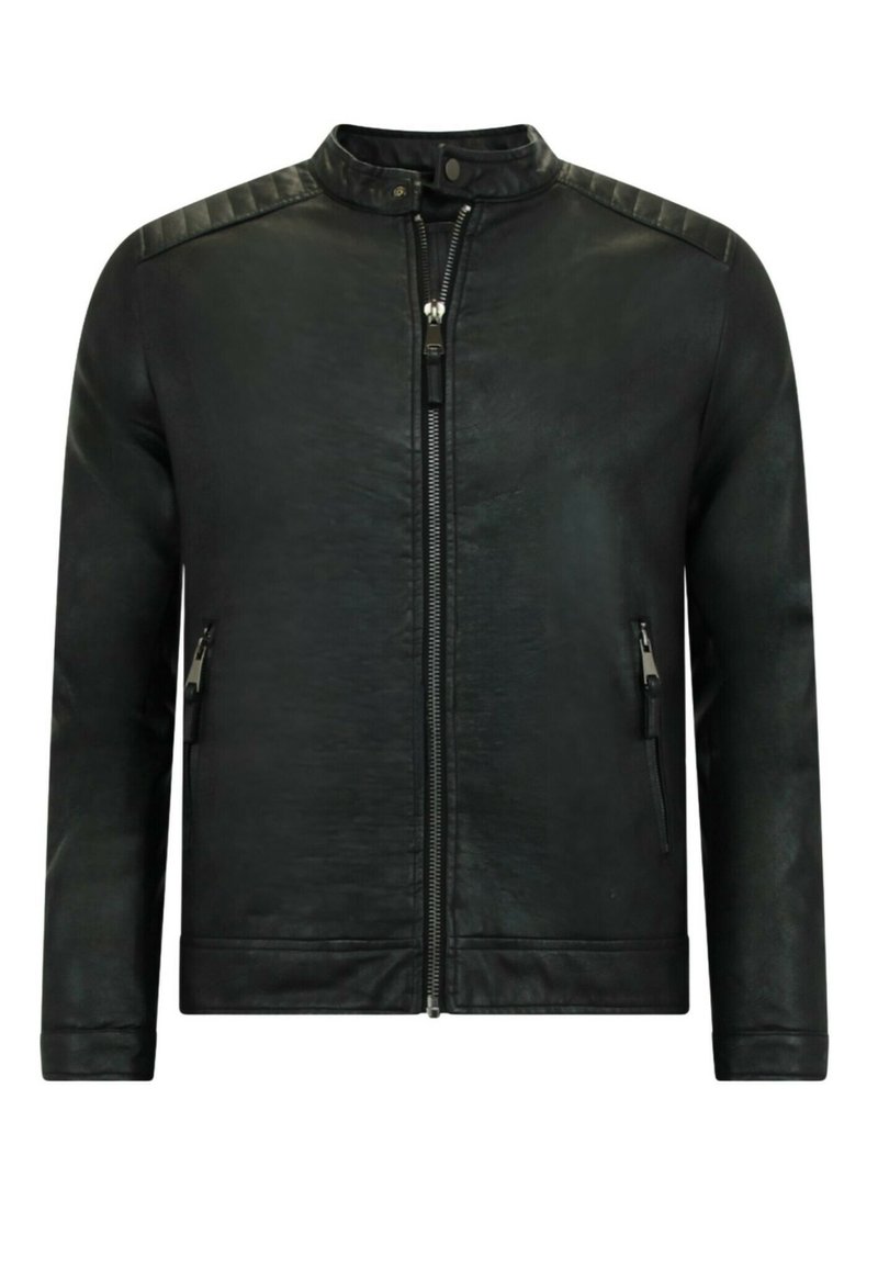 Zwarte leren jas met een staande kraag, ritssluiting en geribbelde schouderaccenten. Bevat twee ritszakken aan de zijkanten.