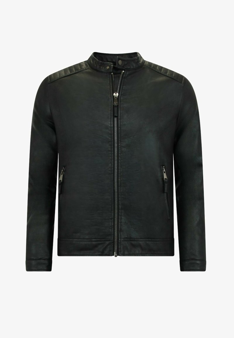 Zwarte leren jas met een staande kraag, ritssluiting en geribbelde schouderaccenten. Bevat twee ritszakken aan de zijkanten.