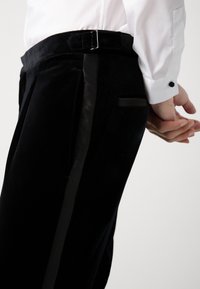 HUGO GETLIN - Suit trousers - black
