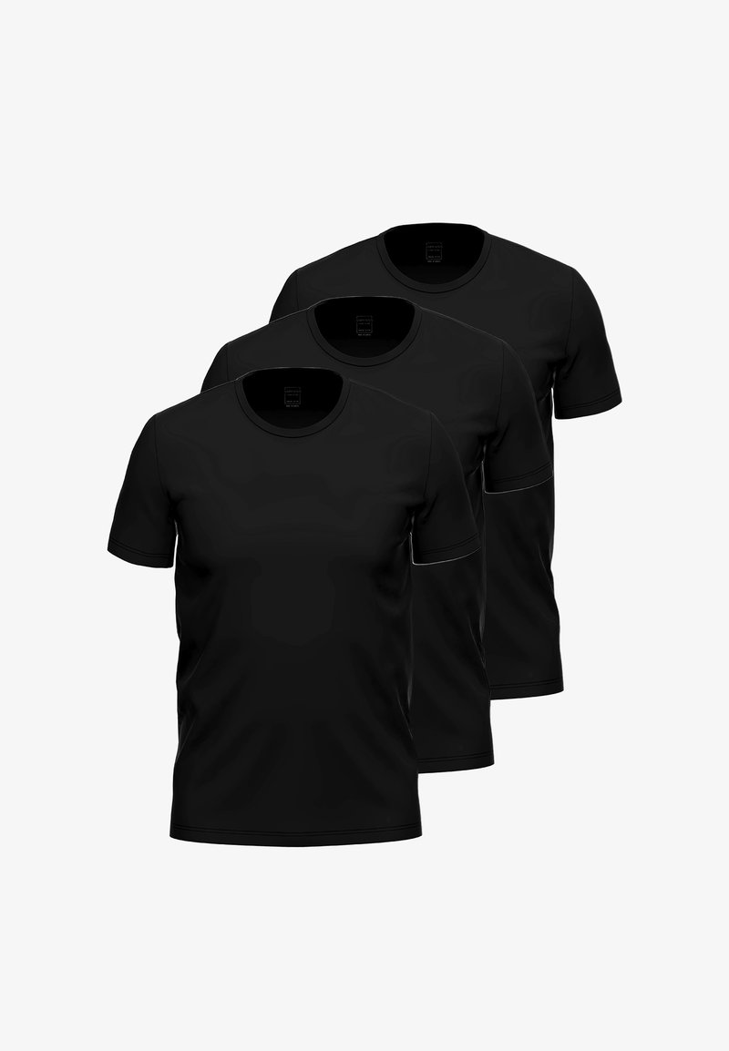 Tre t-shirt nere a maniche corte con scollo a giro disposte in un impilamento sfalsato su uno sfondo bianco.