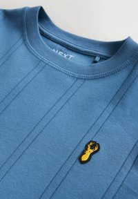 Next VERTICLE TEXTURE SHORT SLEEVE - Camiseta básica - blue