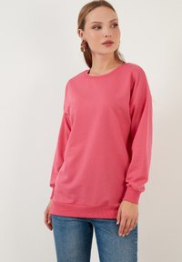 LELA CREW NECK - Sportska majica - fuchsia