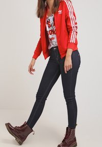 adidas Originals Sportovní bunda - red