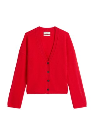Roter, kurz geschnittener Cardigan aus weichem Strickstoff. Mit tiefem V-Ausschnitt, langen Ärmeln und fünf schwarzen Knöpfen vorne.