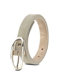 Cinturón de ante de color gris claro con una hebilla ovalada en tono dorado y un acabado suave y texturizado. Cuenta con múltiples agujeros para ajustes de tamaño.