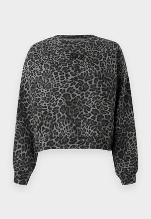 Sudadera corta de manga larga con estampado de leopardo en gris y negro, cuello redondo y logo "GAP" en el pecho.