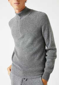 Unausgewählt, gris moyen