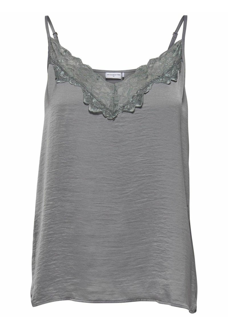 Camisola di raso grigio con spalline regolabili, caratterizzata da una delicata rifinitura in pizzo verde lungo il collo e una texture liscia in tutto.