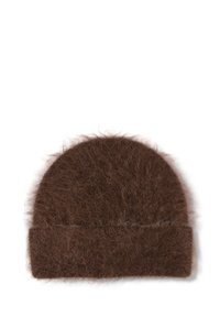 Gorro de punto marrón con textura suave, con parte superior redondeada y dobladillo doblado. Hecho de material suave con acabado texturizado.