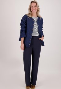 JE M'APPELLE STRAIGHT TRAVEL - Broek - blauw