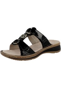 Sandal in pelle verniciata nera con due ampie fasce, accentuazione metallica circolare, soletta in suede e suola in gomma testurizzata.