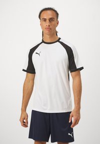 Puma - INDIVIDUALLIGA - Sportiniai marškinėliai trumpomis rankovėmis - white Miniatiūros vaizdas 1