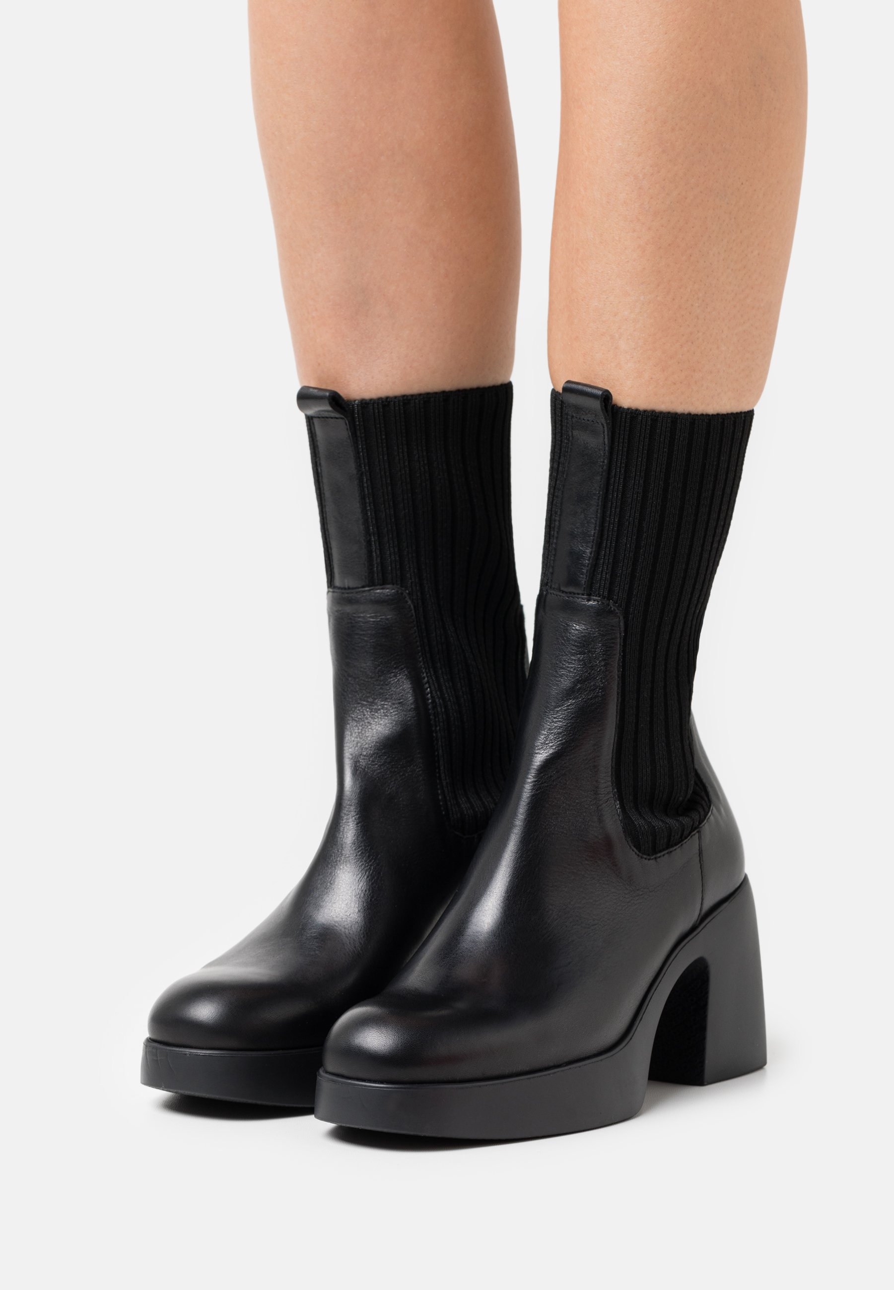 WONDERS Platform ankle boots - black 