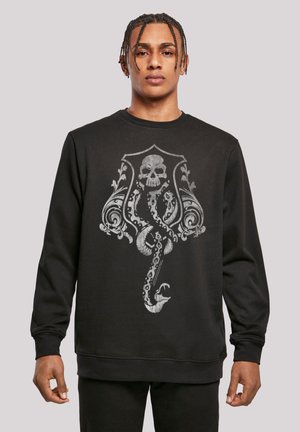 Svart hettegenser med et stort grått grafisk motiv av et skull og en slange, intrikate design rundt motivene, rund halsing og ribbestrikkede mansjetter.