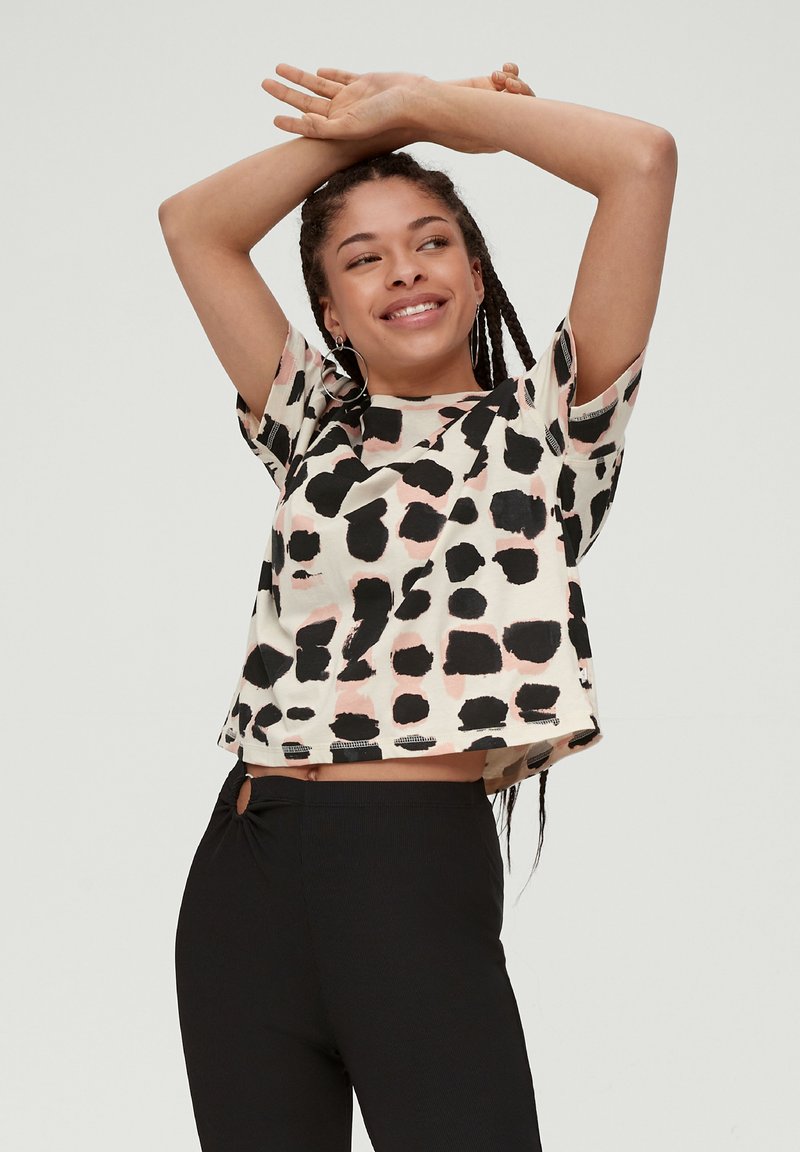 QS IM BOXY SCHNITT - T-Shirt print - helles sand