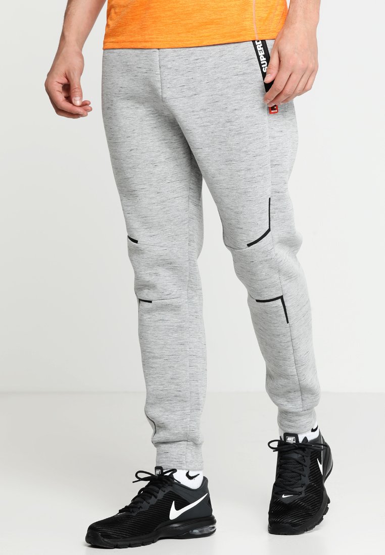 Superdry GYM TECH STRETCH Joggebukse city grey granite Superdry GYM TECH STRETCH Joggebukse city grey granite