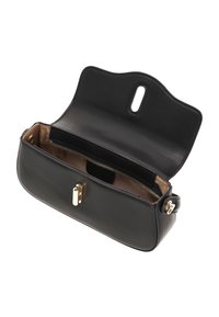 Borsa a mano in pelle nera con design strutturato, chiusura a scatto in tono oro e tasca interna con cerniera. Caratterizzata da apertura superiore e manico per il trasporto.