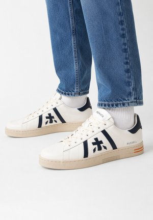 Premiata, RUSSELL - Baskets basses - blanc