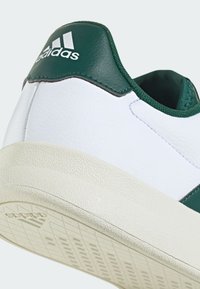 adidas Sportswear BREAKNET 2.0 M - Baskets basses - cloud white   collegiate green   silver green