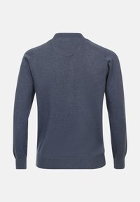 Mørkeblå sweater lavet af strikket stof, med en afslappet pasform, lange ærmer og en round halsudskæring, samt ribbede manchetter og kant.
