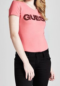 Guess Camiseta estampada - light pink