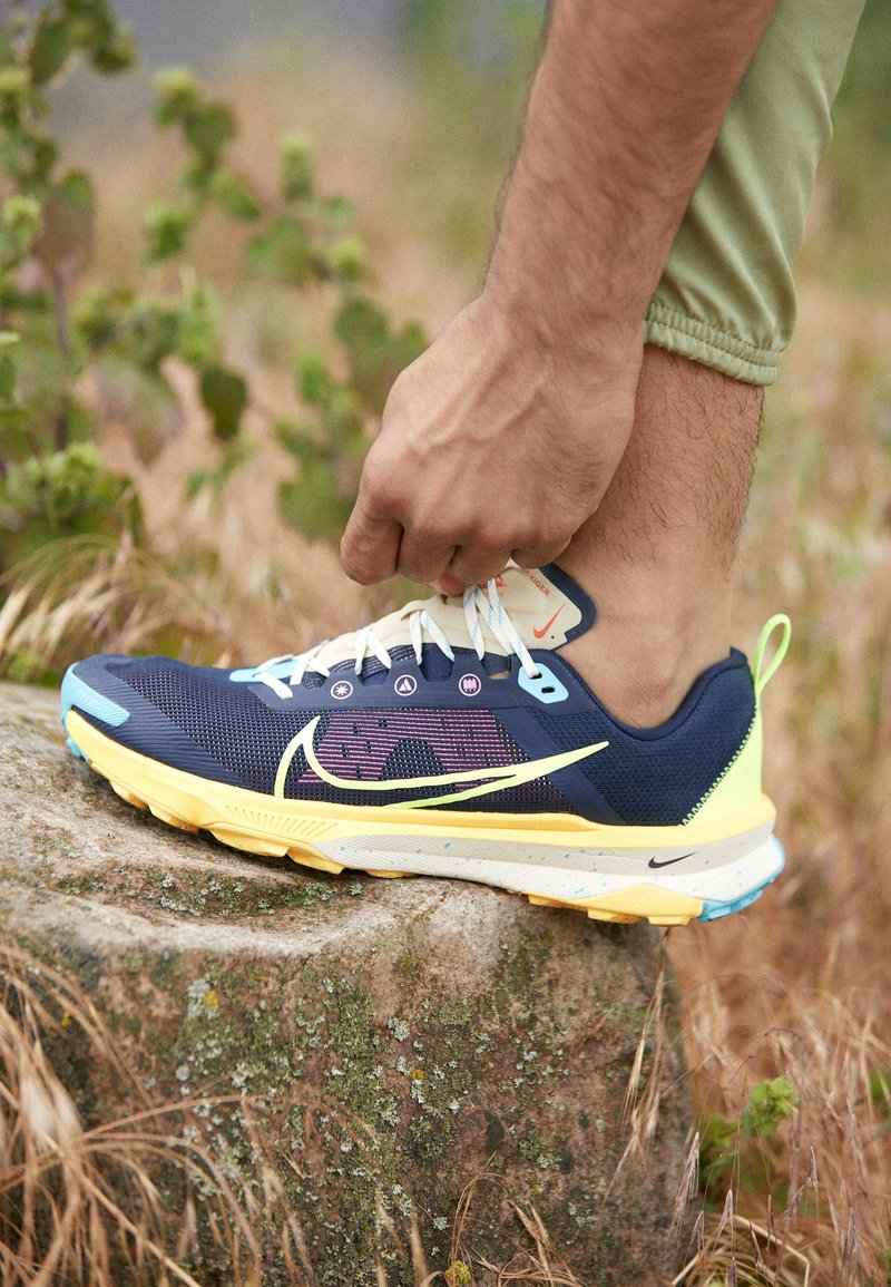 nike terra kiger trail running shoes
