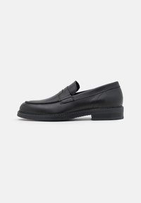 Unselected, black