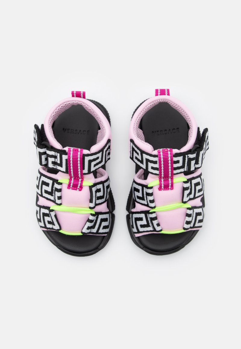 Kinder Sneaker | Versace UNISEX Riemensandalette candy/black/white/rosa - YZ51083 Kinder Sneaker | Versace UNISEX Riemensandalette candy/black/white/rosa - YZ51083