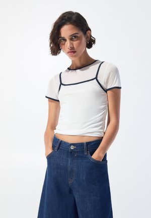 DOUBLE-LAYER WITH CONTRAST TRIMS - T-SHIRT - Basic T-shirt - white