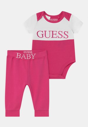NEWBORN PANTS SET UNISEX - Regalo per nascita - pink trip