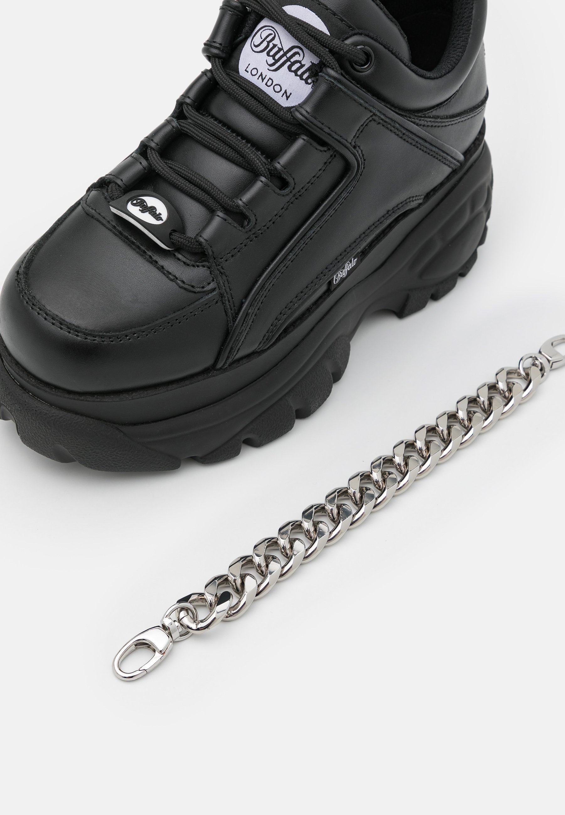 black buffalo trainers