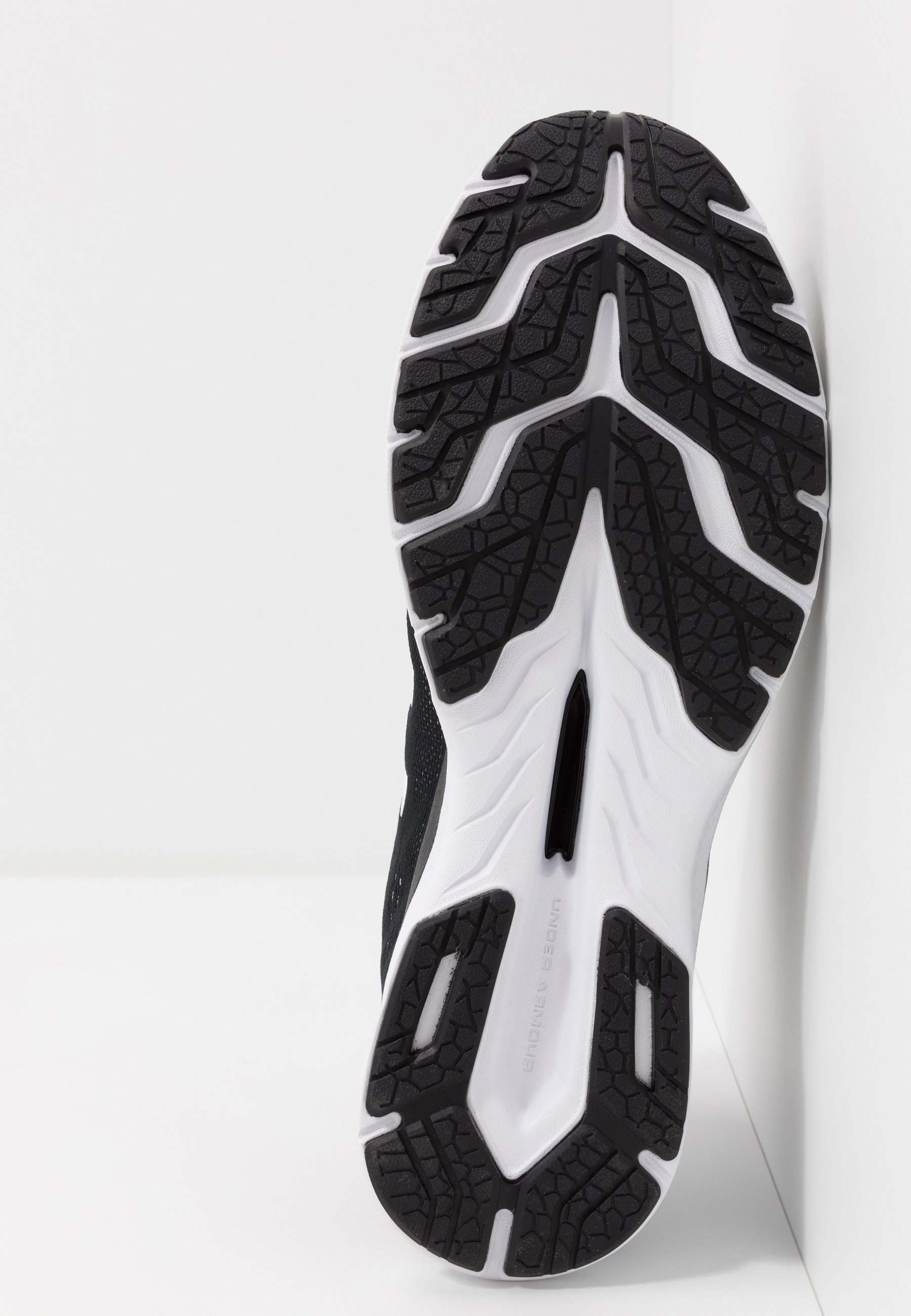 under armour shoes under 2000