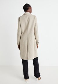 Vero Moda VMFORTUNESARA LONG COAT - Klasični plašč - silver mink melange