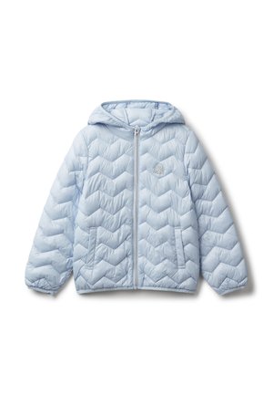 Giacca a vento blu chiaro imbottita con cappuccio, zip frontale, due tasche laterali e piccolo logo ricamato sul petto.