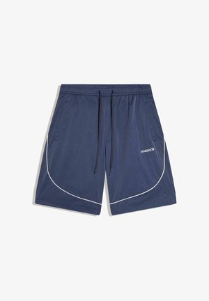 Marineblauwe atletiekshort met witte biezen, elastische tailleband, trekkoord, zijzakken en een klein wit logo op de rechterdij.