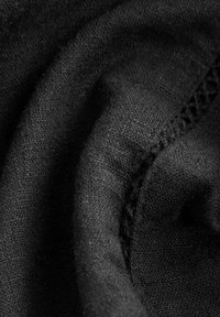 Unausgewählt, black
